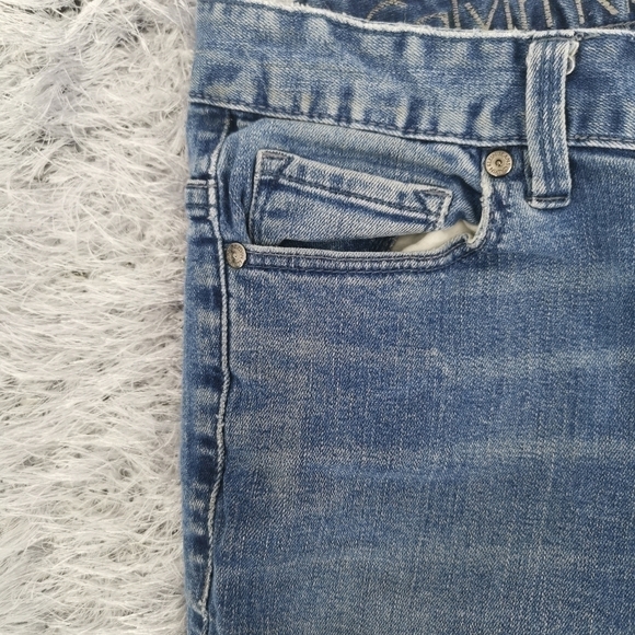 Calvin Klein Jeans Women's 6 Straight Reg Mid Jeans - Picture 4 of 13